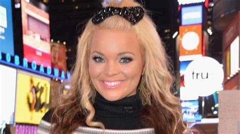 Trisha Paytas Tearfully Responds to Backlash for。